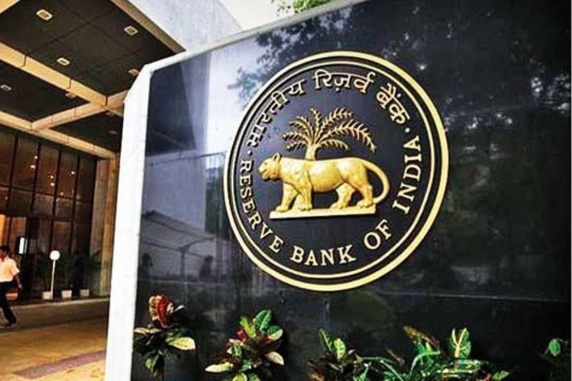 RBI holds 60% of gold reserves domestically, up 102 tonnes