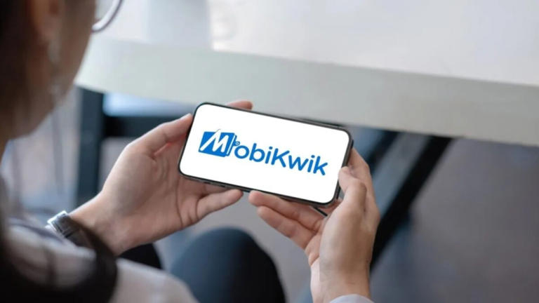 MobiKwik debuts with 59% premium