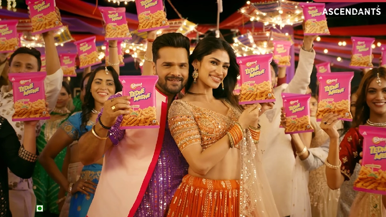 Bingo! Tedhe Medhe campaign, Bhojpuri music marketing, Khesari Lal Yadav Bingo ad, Shweta Sharda music video, ITC regional branding strategy, Bhojpuri brand engagement, Hoopr Brand Solutions, FMCG music marketing, viral brand campaign India, Bhojpuri digital marketing