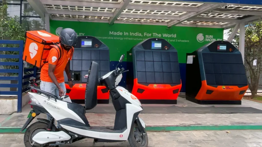 Swiggy, Bolt, 15-minute delivery, food delivery in India, Zomato, quick commerce, food tech, hyperlocal delivery, Indian startups, Swiggy expansion