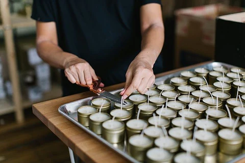candle making, home business India, start candle business, handmade candles, soy candles, small business ideas, DIY candle making, Indian entrepreneurs, women entrepreneurs, festival candles, eco-friendly candles, online candle store, candle making supplies, work from home business, creative business ideas