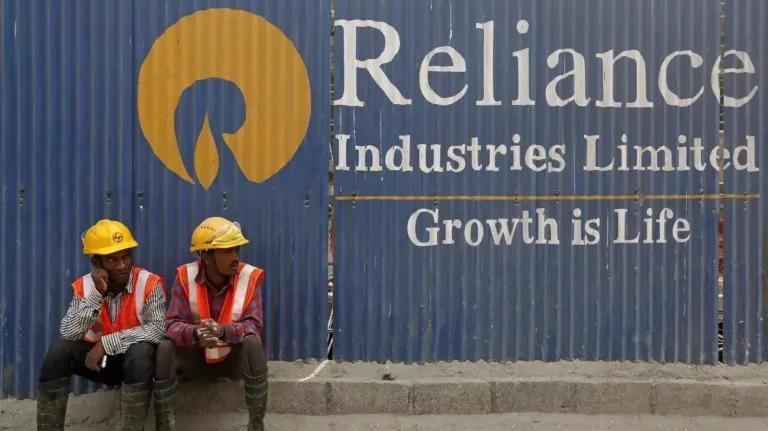 Reliance Industries, RIL hiring, Reliance FY25, Reliance Retail, Jio, TCS, Infosys, India corporate jobs, workforce growth, Indian retail sector, digital services India, Nifty50 employers, TCS vs RIL, Reliance workforce, FY25 hiring trends