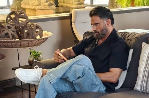 Suniel Shetty, leadership lessons, honest feedback, workplace culture, mentoring young professionals, team management, Bollywood news, career growth, professional development, Sunil Shetty