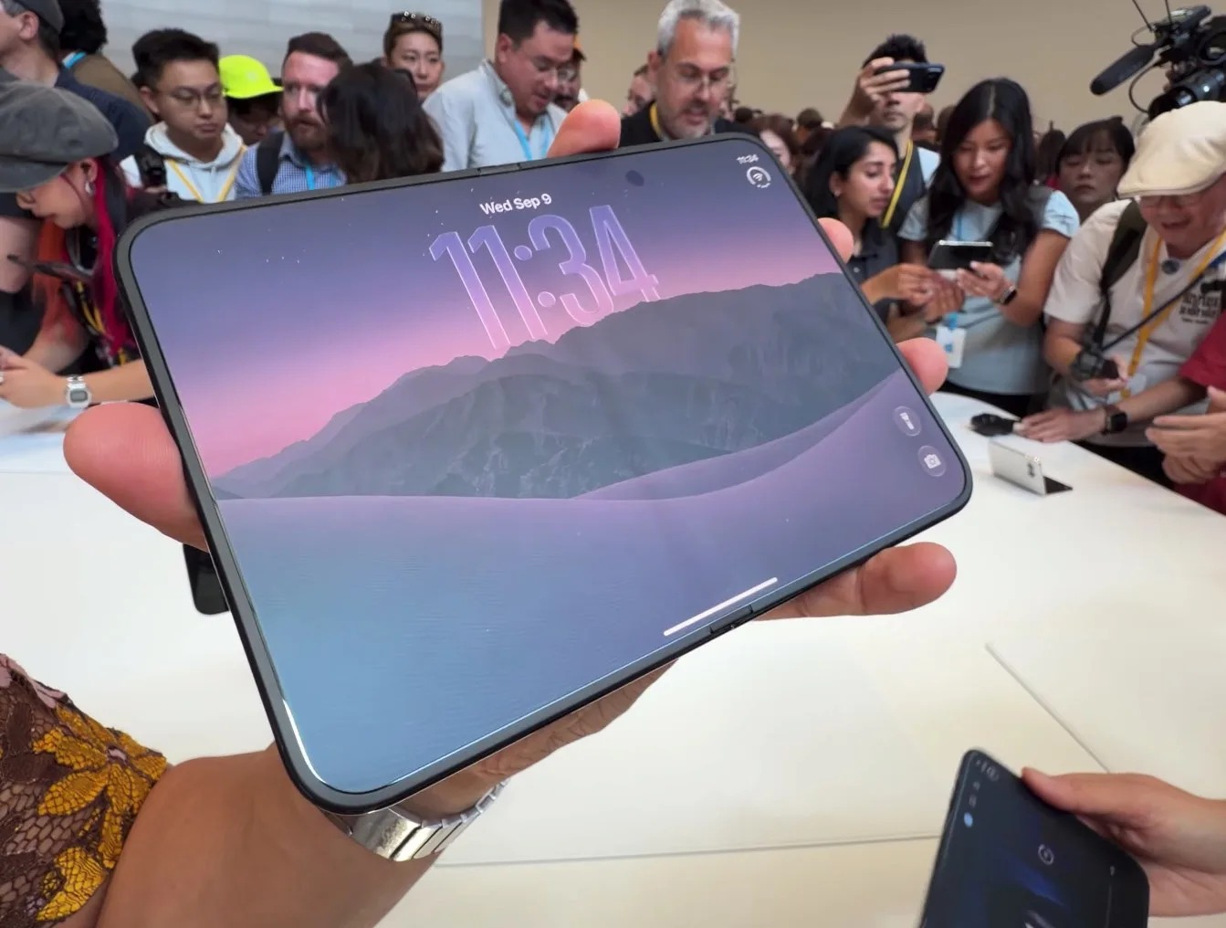 iphone duo crease apple event 2026
