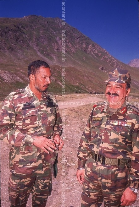 nana patekar kargil photos